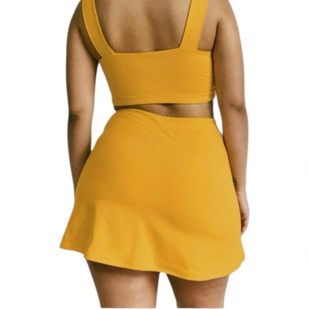NWT Reformation Tiffany Ecostretch Active Skort size Small in Sunflower Yellow
